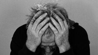 Baş dönmesi şikayetiyle hastaneye gitti, beyninde 17 milimetre tümör çıktı