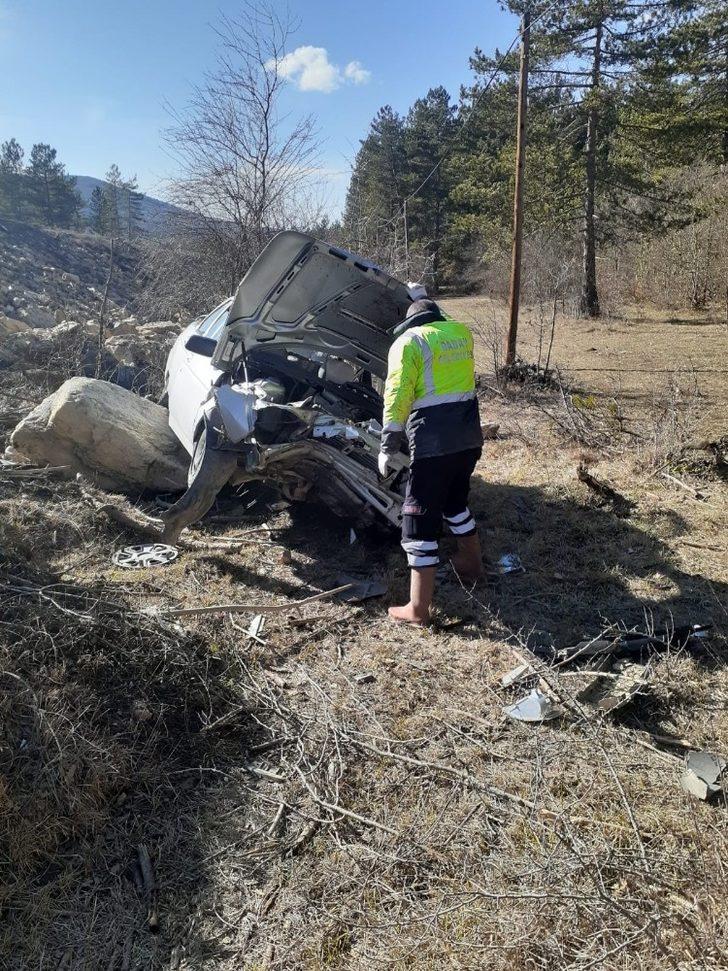 Yoldan çıkan otomobil şarampolde yuvarlandı: 1 yaralı G2