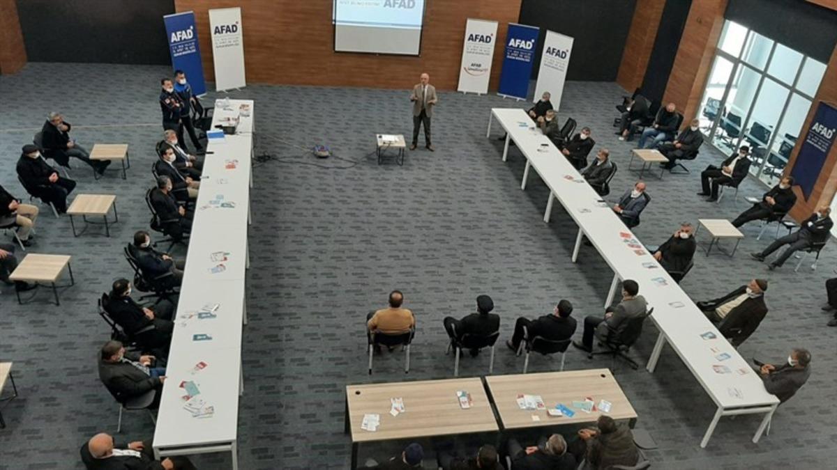 Muş&rsquo;ta muhtarlara &ldquo;Afet Farkındalık Eğitimi&rdquo; verildi