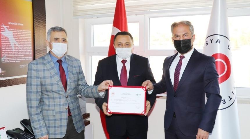 Taşova Y&uuml;ksekokulu&rsquo;na &rsquo;Sıfır Atık Yetki Belgesi&rsquo;