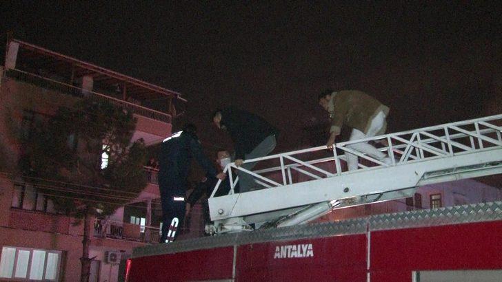 Apart otelde yangın: Mahsur kalan 2 kişiyi itfaiye kurtardı G1