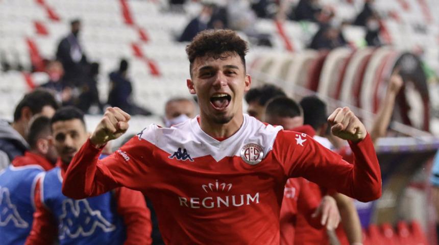 Gökdeniz Bayrakdar: Hakem hatalarına üzülüyoruz