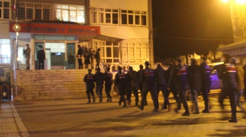 Mersin'de fuhuş operasyonunda 25 şüpheli gözaltına alındı