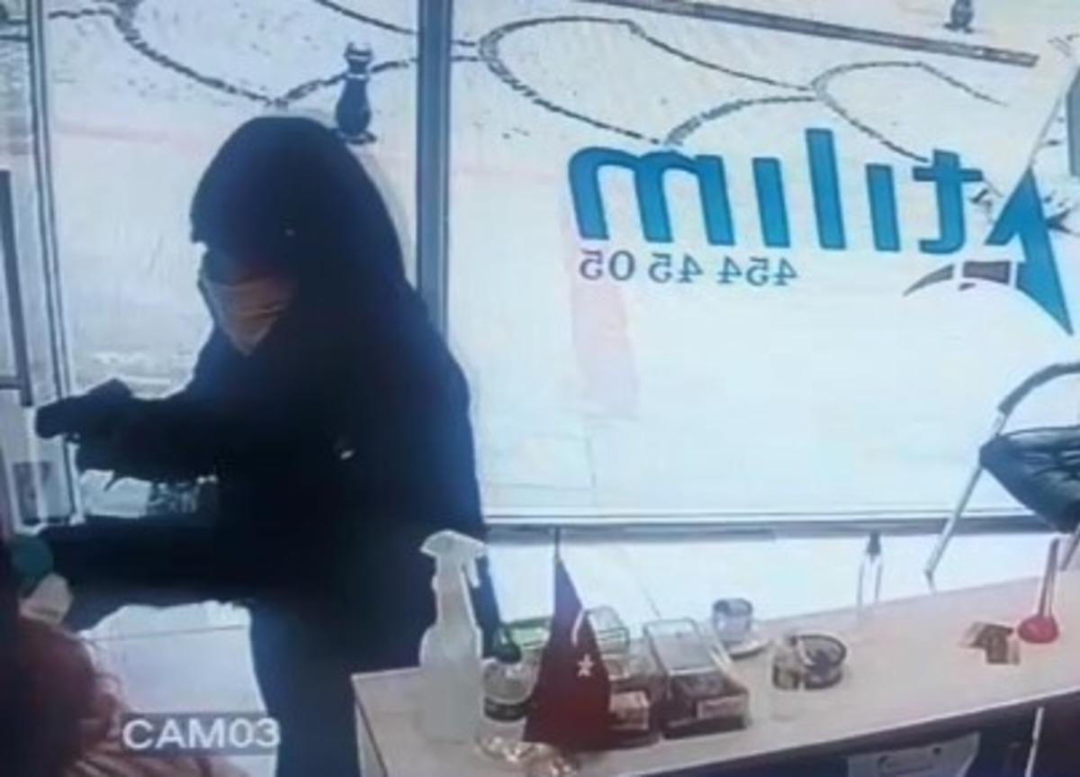 Silahla d&ouml;viz b&uuml;rosunu soymaya &ccedil;alışan şahıs tutuklandı