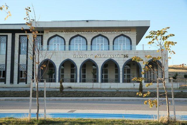 Bayburt Üniversitesi lisansüstü programlarına yoğun ilgi