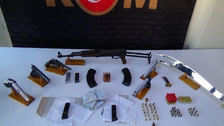 İstanbul’da çete operasyonu: 19 şüpheli yakalandı G4