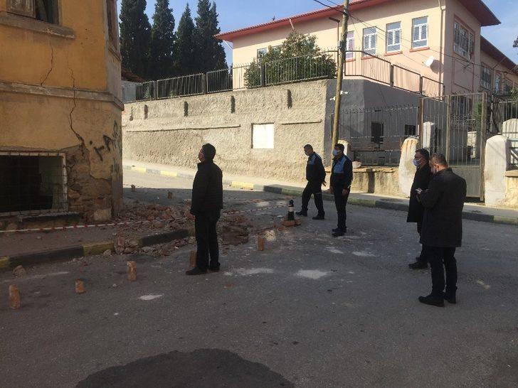 Alaşehir’de çatısı çöken bina tarihi tescilli çıktı G3