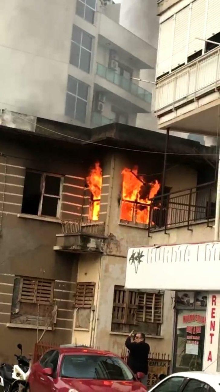 Antalya’da metruk binada yangın G3