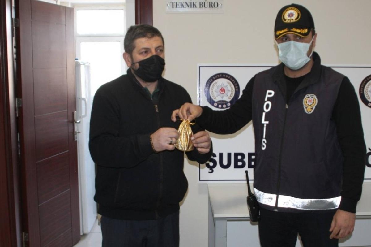 Bayburt asayiş ekipleri dedektif gibi iz s&uuml;rerek altınlara ulaştı