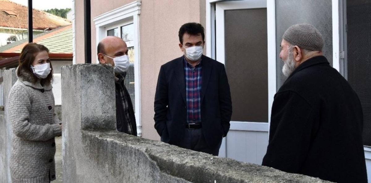 Yaşlı ve &ccedil;ocuklara sıcak dokunuş