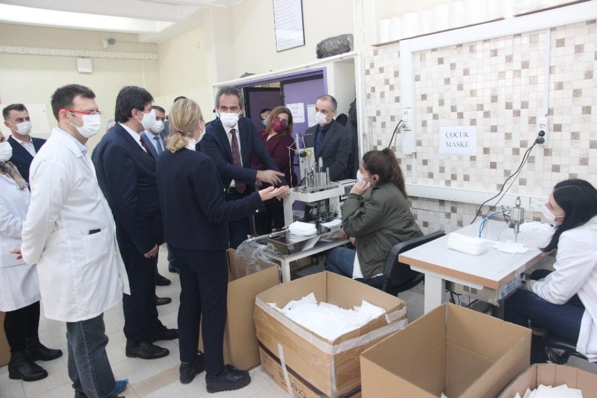 Meslek&icirc; eğitim, salgınla m&uuml;cadelede &rsquo;&uuml;retim &uuml;ss&uuml;&rsquo; oldu