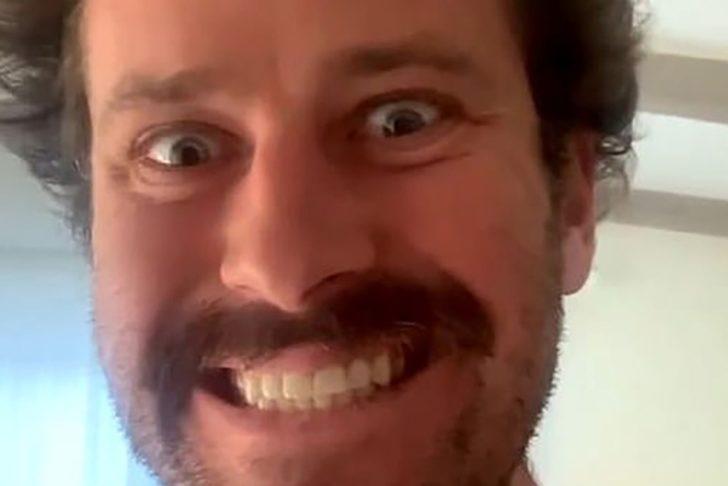 Sapık aktör Armie Hammer, Julia Roberts'ı 'altı kez yaladı' G5