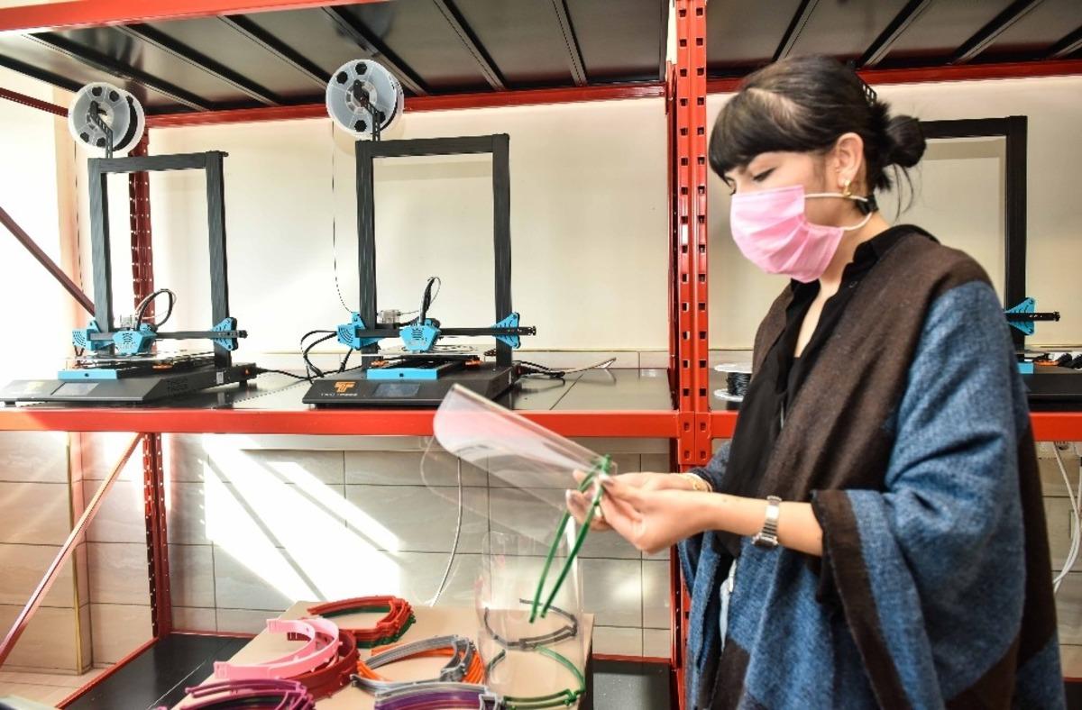 Kadınlar &uuml;retiyor kazanıyor