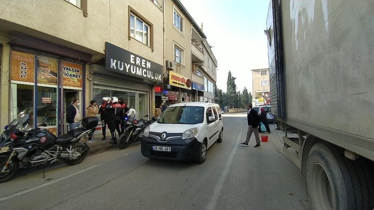 Bursa&rsquo;da pompalı t&uuml;fekle kuyumcu soygunu