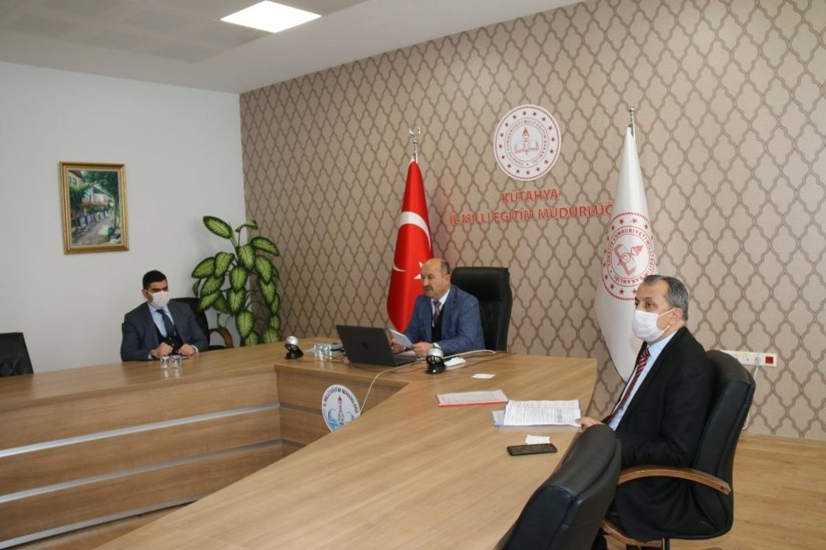 K&uuml;tahya&rsquo;da İl&ccedil;e Mill&icirc; Eğitim M&uuml;d&uuml;rleri toplantısı yapıldı