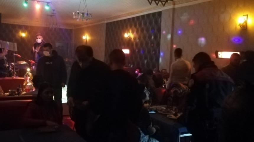 Konya’da ruhsatsız eğlence mekanındaki 56 kişiye işlem yapıldı