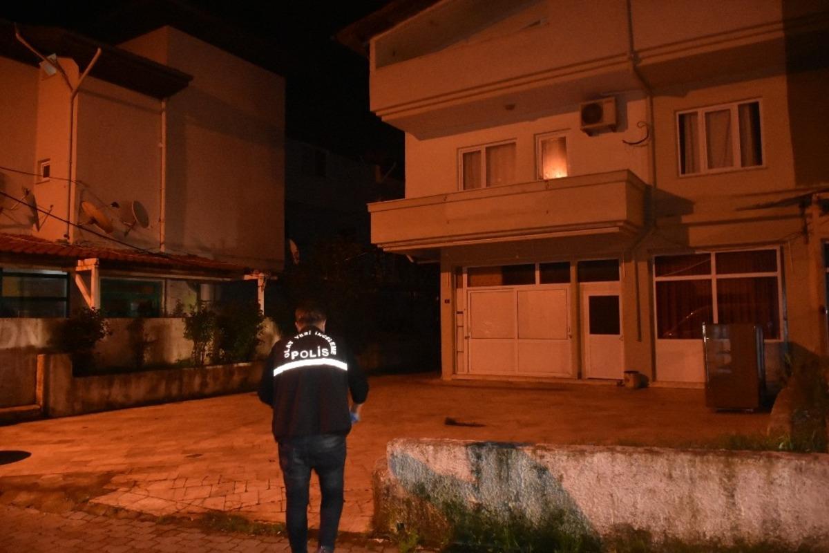 Babasını kalbinden bı&ccedil;aklayıp &ouml;ld&uuml;rd&uuml;