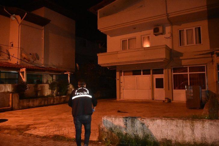 Babasını kalbinden bıçaklayıp öldürdü G1