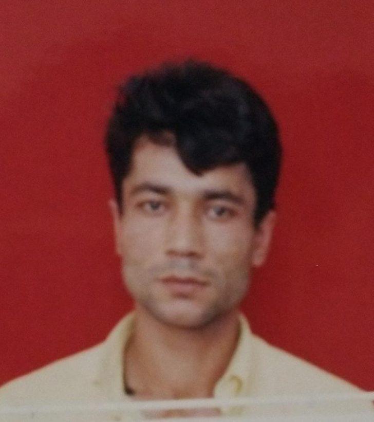 Babasını kalbinden bıçaklayıp öldürdü G5