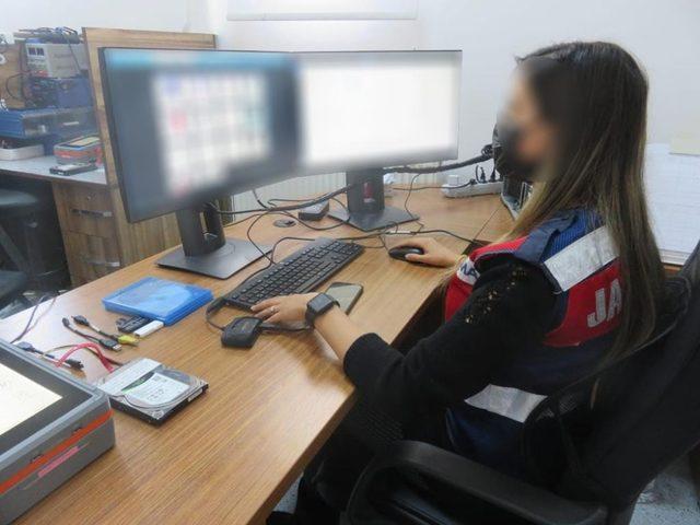 Jandarma Siber Suçlarla Mücadele timleri, terör örgütü propagandası yapan siteleri erişime kapattırdı