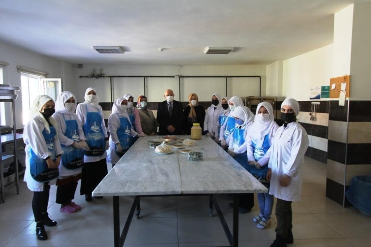 Bayburtlu kadınlar hem spor hem de sanat yapıyor