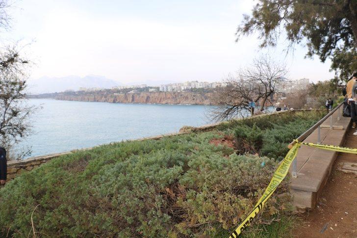 Falezlerden düşerek ölen kadın, aynı gün oğlunun mezarına gitmiş G4