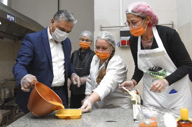 Muratpaşa’nın parklara, sokaklara diktiği turunçlardan 20 farklı ürün çıktı G1