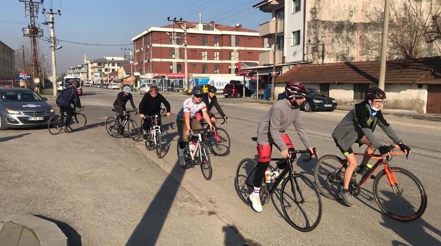106 kilometre pedal çevirecekler