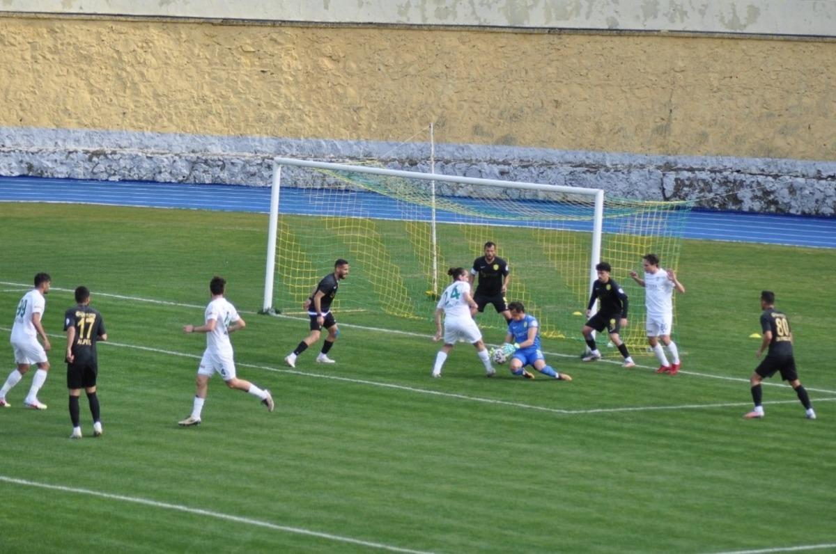 3. Lig: Osmaniyespor FK: 3 - Şile Yıldızspor: 2