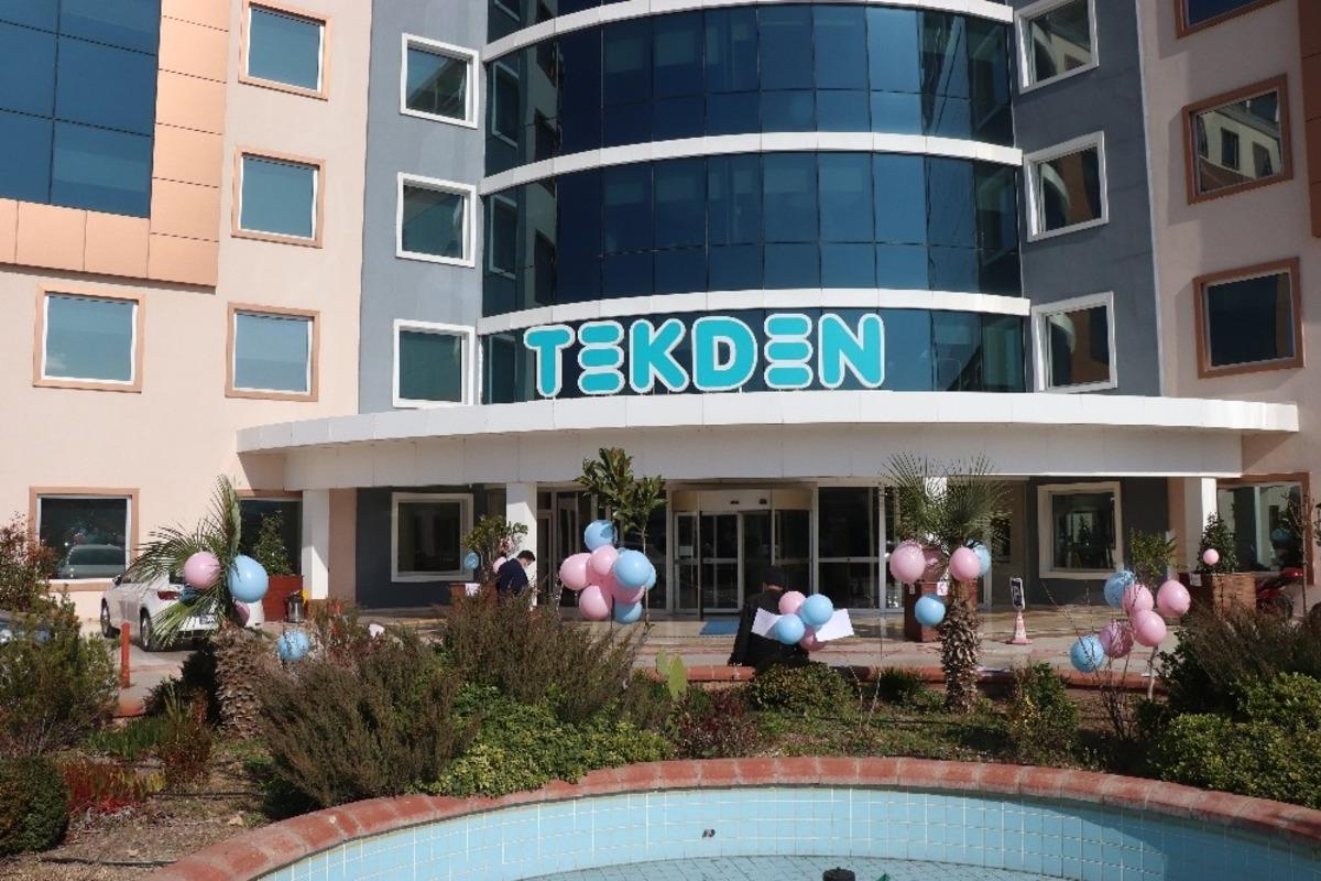 Onkoloji hastalarına moral olsun diye hastane balonlarla s&uuml;slendi