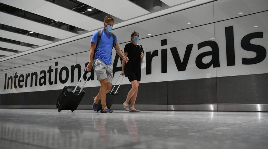 Kovid: İskoçya'daki araştırmaya göre birinci dalgada ölümleri etkileyen en önemli faktör uluslararası seyahat