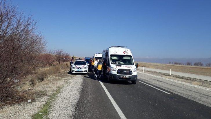 Kırıkkale’de ilginç trafik kazası, otomobil ’amuda’ kalktı: 1 yaralı G3