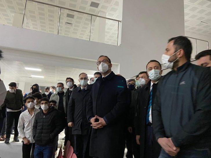 Bakan Kasapoğlu, Bozüyük Kapalı Spor Salonunda incelemelerde bulundu G3