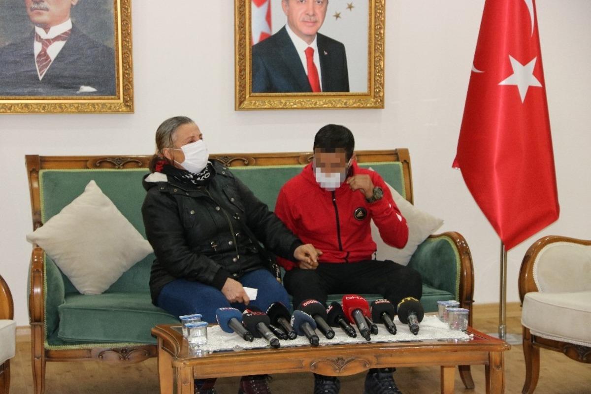 HDP &ouml;n&uuml;ndeki ailelerin &ccedil;ığlığı PKK&rsquo;yı bitirme noktasına getirdi, 23&rsquo;&uuml;nc&uuml; aile evladına kavuştu