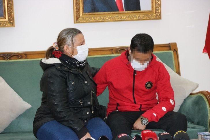 HDP önündeki ailelerin çığlığı PKK’yı bitirme noktasına getirdi, 23’üncü aile evladına kavuştu G4