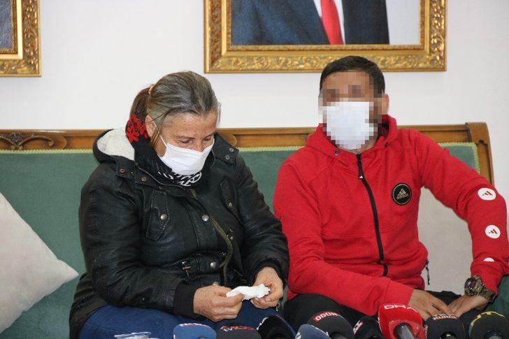 HDP önündeki ailelerin çığlığı PKK’yı bitirme noktasına getirdi, 23’üncü aile evladına kavuştu G5