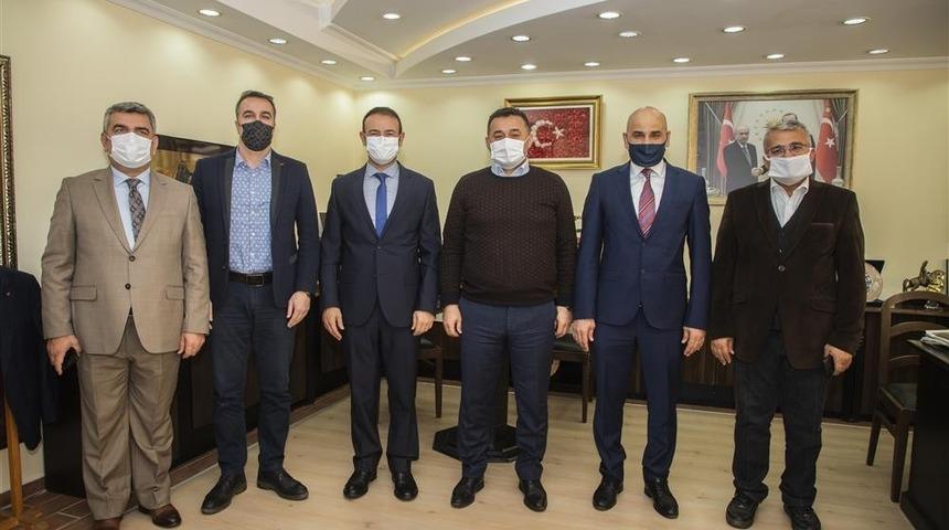 Alanya&rsquo;da 30. Triatlon Yarışları i&ccedil;in imzalar atıldı