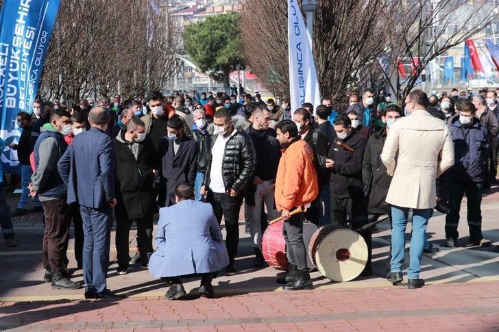 Yüzde 60 zammı davul zurna eşliğinde kutladılar G2
