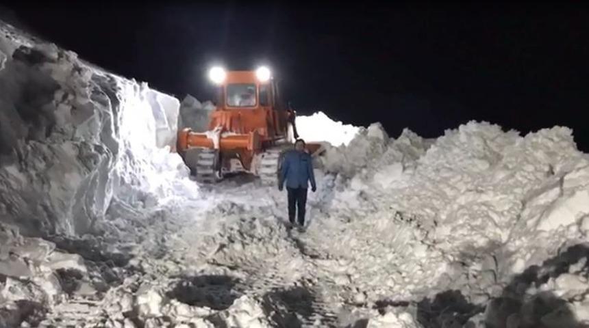 Şemdinli&rsquo;de karla m&uuml;cadele &ccedil;alışması
