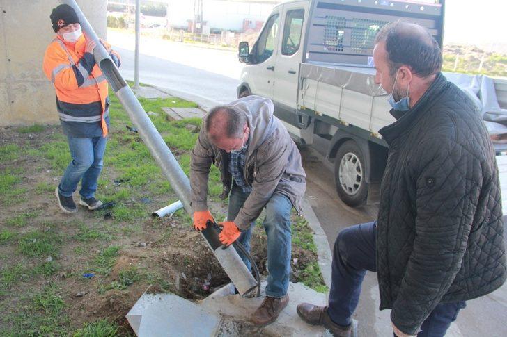 Sinop’ta kazada hasar gören trafik lambası değiştirildi G5