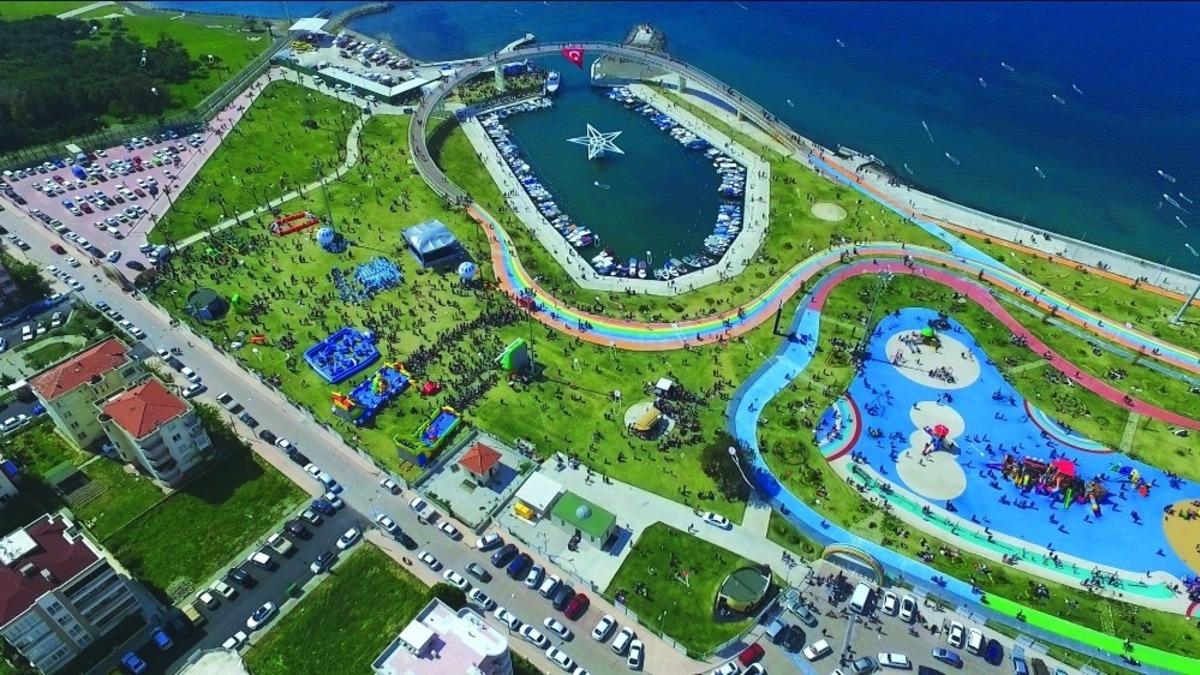 Aliağa&rsquo;nın n&uuml;fusu 100 bini ge&ccedil;ti