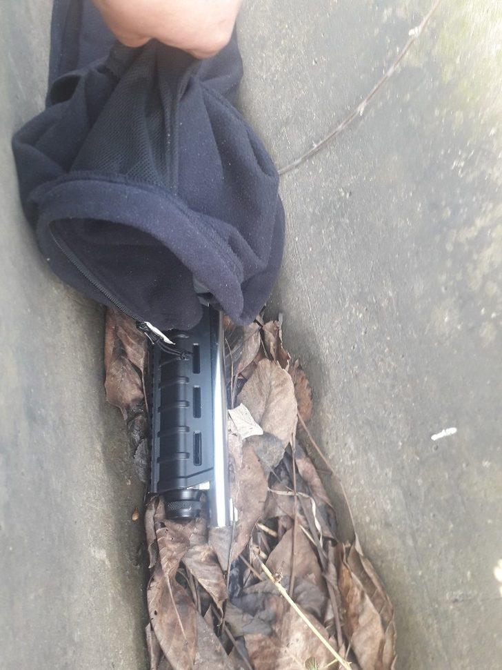 Pompalı tüfekle kuyumcuyu soyan kar maskeli 2 kişi 5 saat içinde yakalandı G5