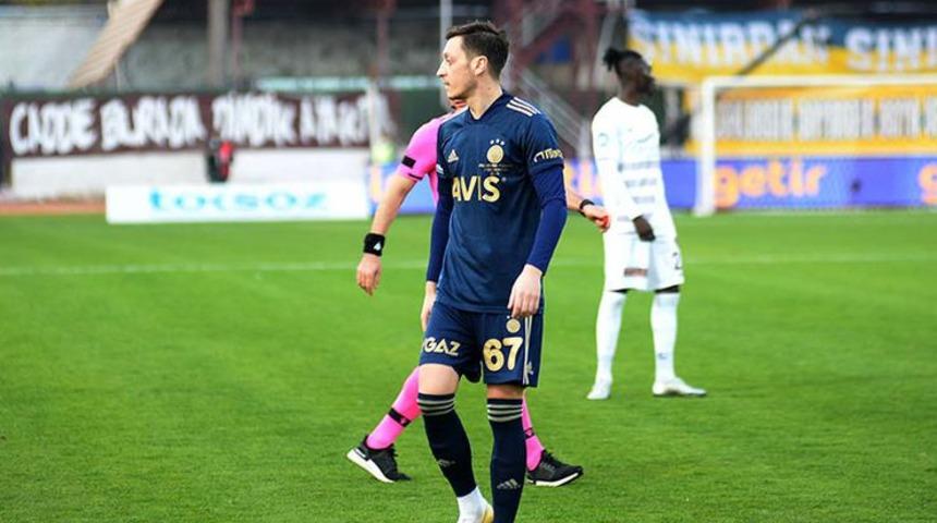 Mesut Özil'den Galatasaray derbisi paylaşımı