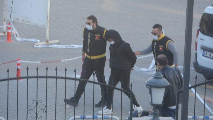 Babasını kalbinden bıçaklayıp öldürmüştü, tutuklandı G2