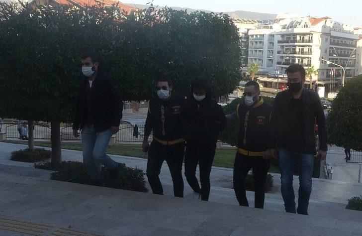 Babasını kalbinden bıçaklayıp öldürmüştü, tutuklandı G4