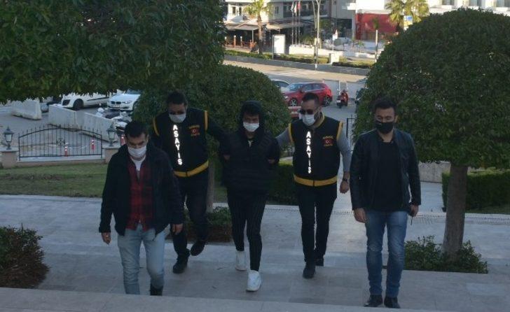 Babasını kalbinden bıçaklayıp öldürmüştü, tutuklandı G5