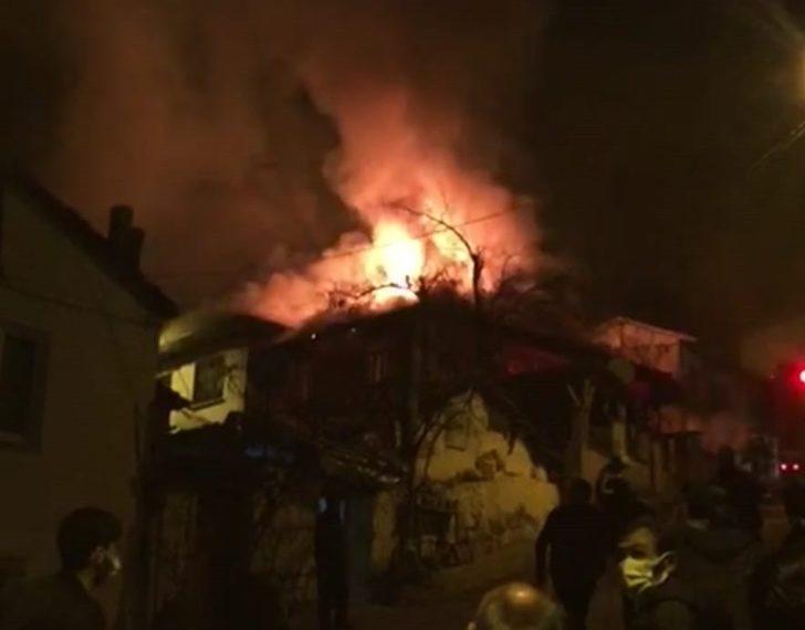 Amasya’da 2 ev alevlere teslim oldu G1