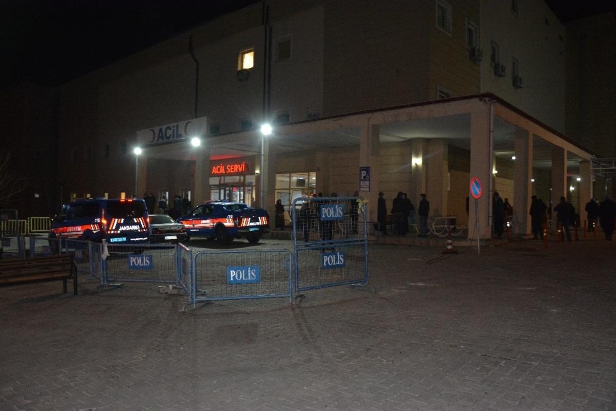 Tabancayla oynarken kendini vurdu iddiası