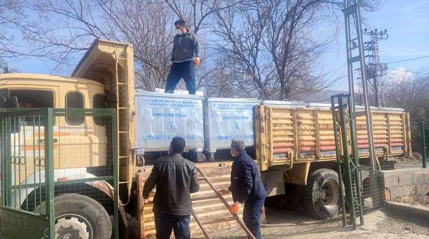 D&uuml;zi&ccedil;i&rsquo;nde k&ouml;ylere &ccedil;&ouml;p konteyneri dağıtılmaya başlandı