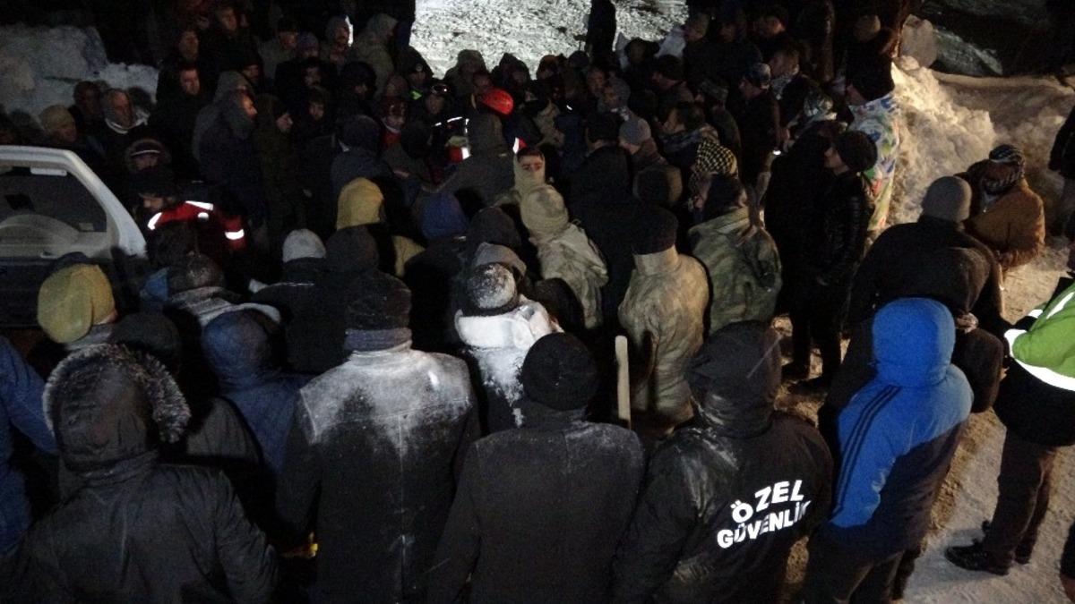 &Ccedil;ığ faciasında &ouml;lenler anısına &ouml;zel t&uuml;rk&uuml;